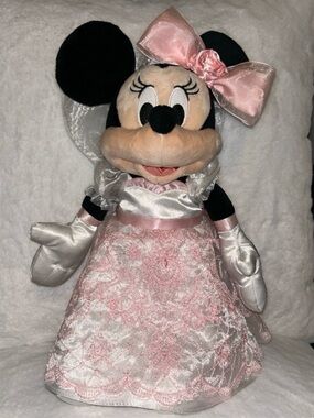 Disney Forever Minnie Mouse Bride Plush Stuffed Animal NWOT